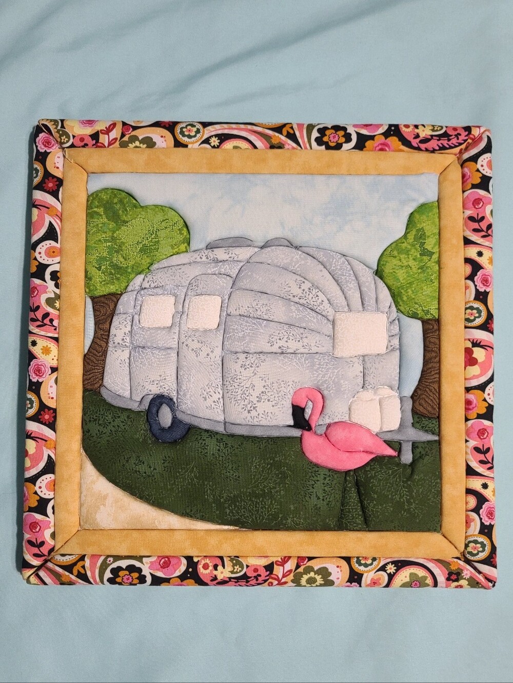💫 Handmade Quilted Retro RV Airstream Camper & Flamingo Wall Hanging